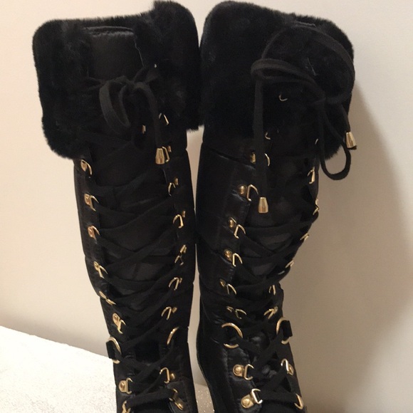 Guess platform winter boots with fur on top. - Picture 5 of 6